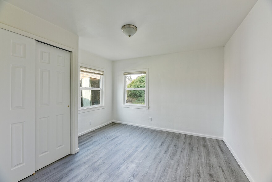 More Photos Of 1808 Spring St, Medford Apartments For Sale