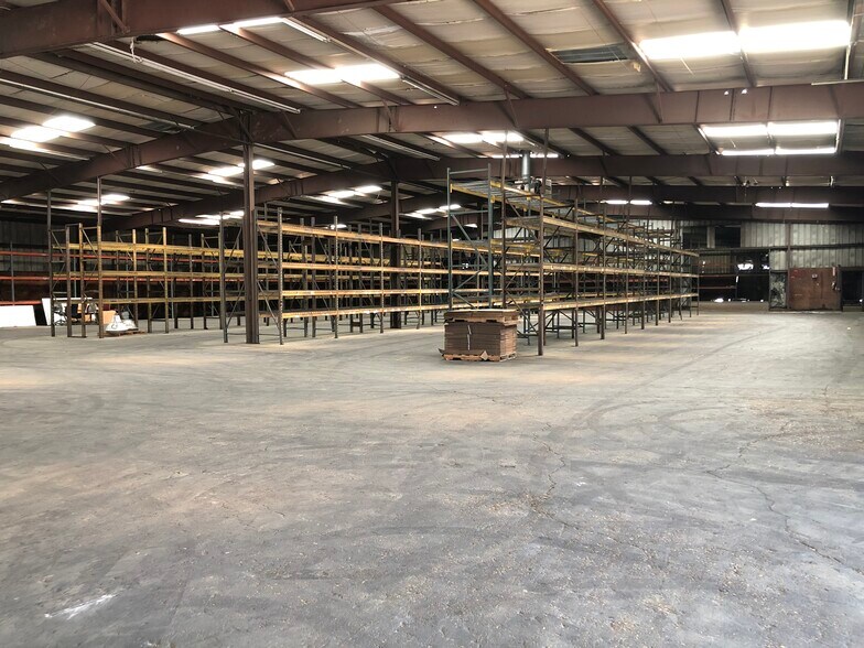 More Photos Of 246-248 N Pearson Rd, Jackson Warehouse For Lease