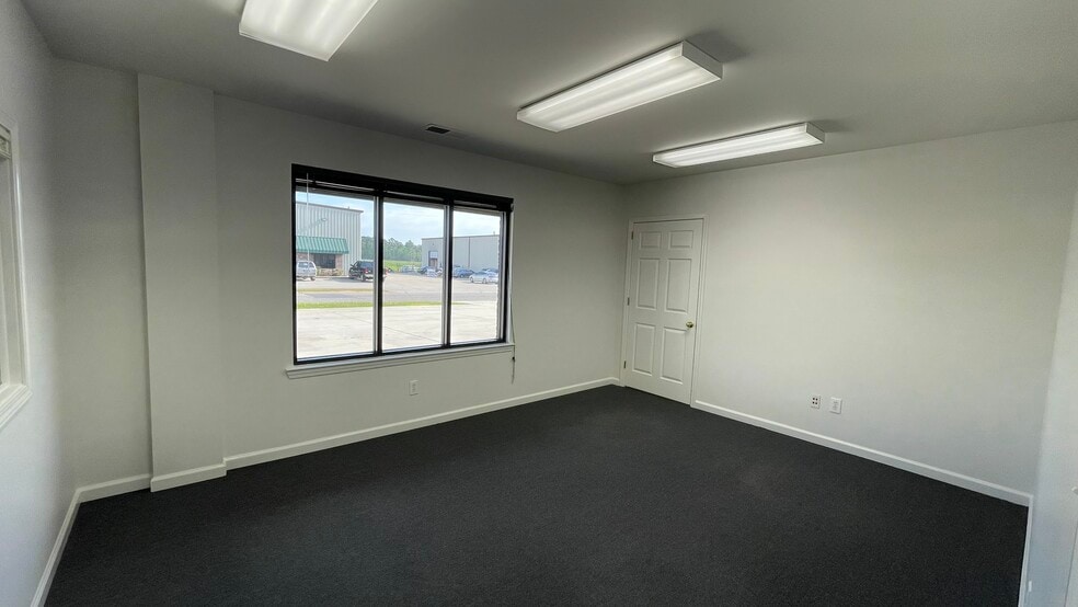 More Photos Of 185 Scotland Dr, Alabaster Unknown For Lease