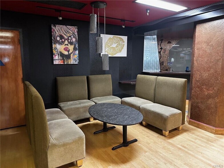 More Photos Of 200 Wall St, Chico Bar For Sale