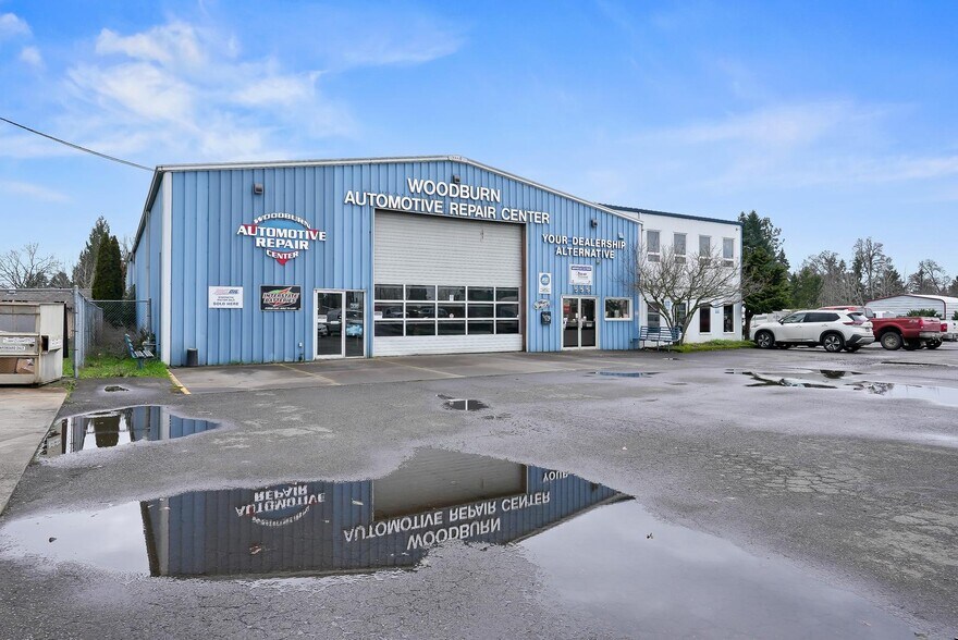 More Photos Of 555 N Pacific Hwy, Woodburn Auto Repair For Sale