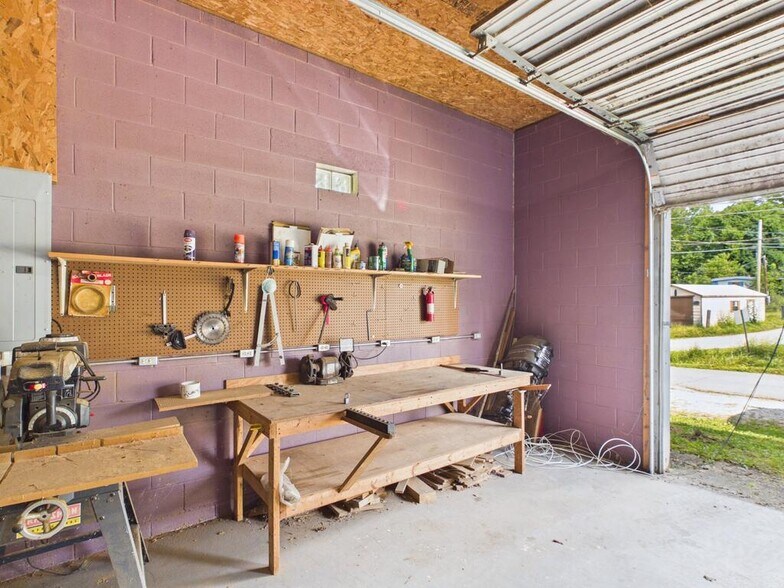More Photos Of 175 3rd St, Louisa Storefront Retail Residential For Sale