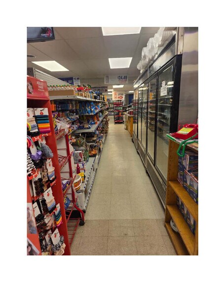 More Photos Of 720 S Jefferson St, Perry Freestanding For Sale