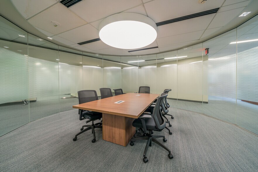 More Photos Of 11403 Compaq Center West Dr, Houston Research And Development For Lease