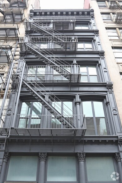 More Photos Of 147 Spring St, New York Apartments For Lease