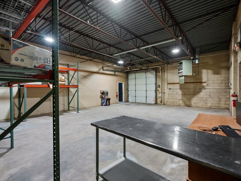 More Photos Of 23409 Dequindre Rd, Hazel Park Manufacturing For Lease