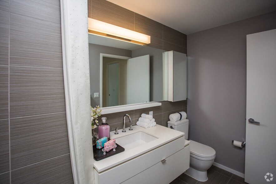 More Photos Of 1800 N Lynn St, Arlington Apartments For Lease