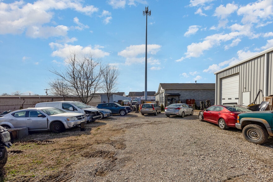 More Photos Of 1041 N Main St, Mooresville Auto Repair For Sale
