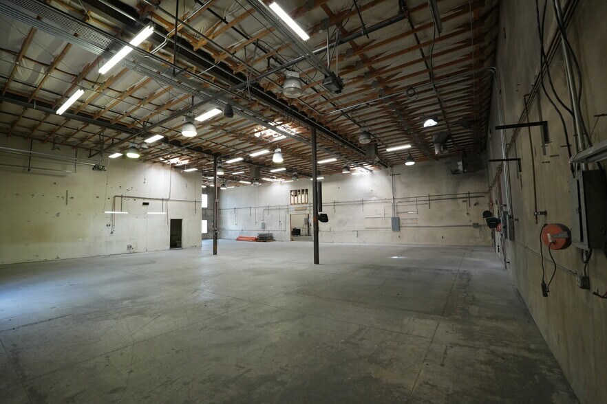 More Photos Of 14621 S 800 W, Bluffdale Warehouse For Sale
