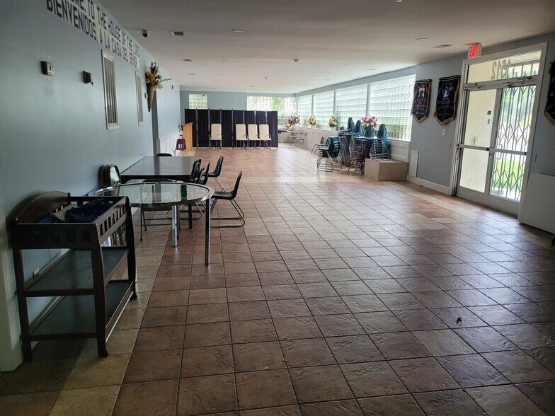 More Photos Of 1512 Garner Rd, Raleigh Warehouse For Lease