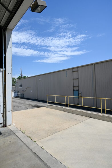 More Photos Of 12430 W Cedar Dr, Lakewood Warehouse For Lease