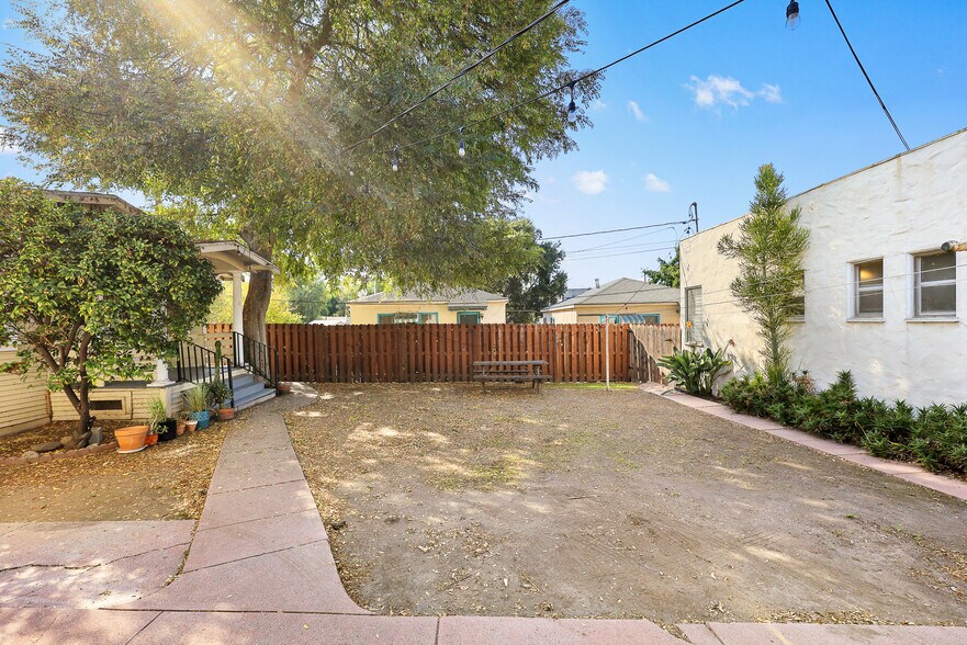 More Photos Of 4546 Eagle Rock Blvd, Los Angeles Apartments For Sale