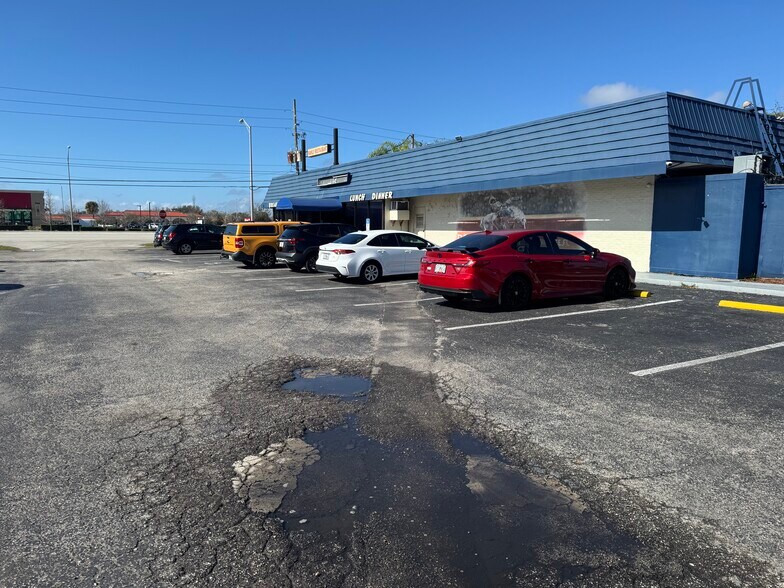 More Photos Of , Kissimmee General Retail For Sale