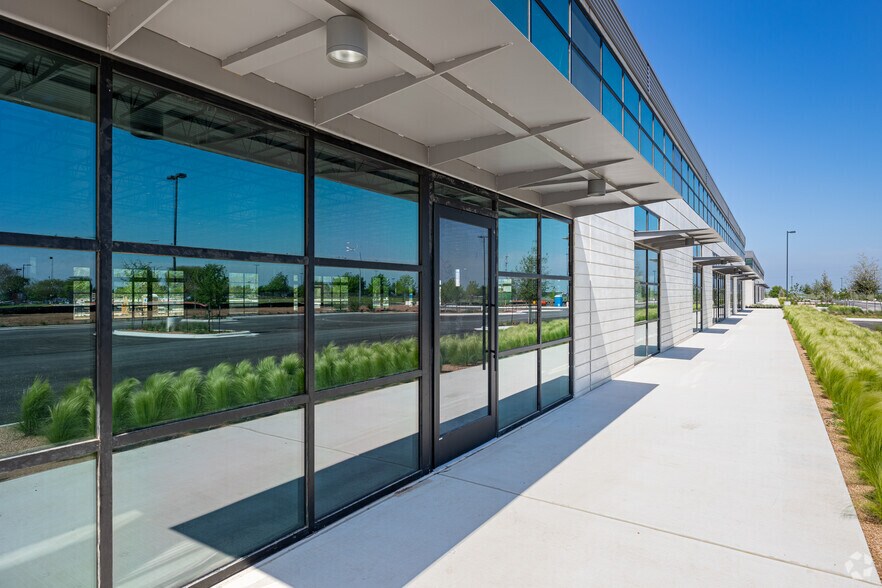 More Photos Of 8000 Metropolis Dr, Austin Loft Creative Space For Lease