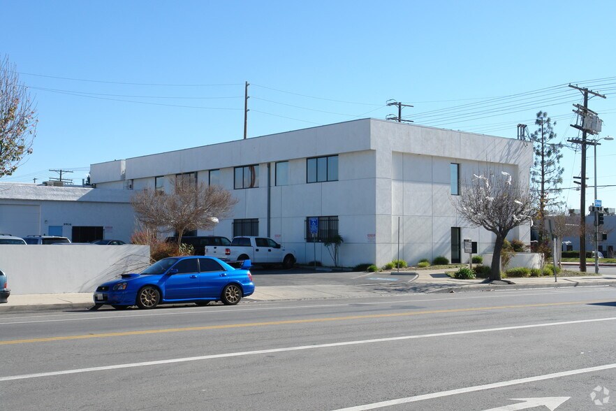 More Photos Of 21363 Lassen St, Chatsworth Office For Lease
