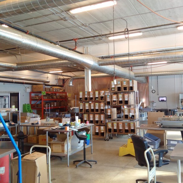 More Photos Of 50 Bittern St, Hamilton Warehouse For Lease