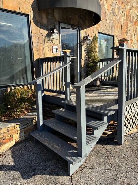 More Photos Of 737 Main St, Stone Mountain Office For Lease