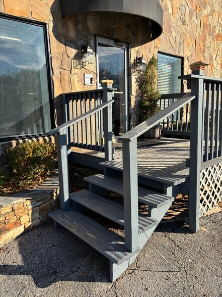 More Photos Of 737 Main St, Stone Mountain Office For Lease