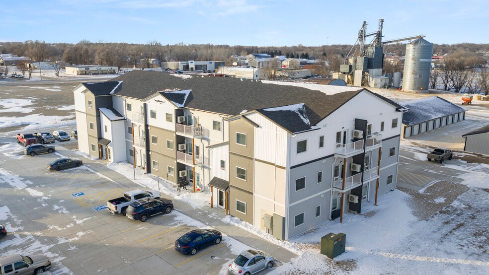 Primary Photo Of 120 & 124 W Hatting St, Luverne Apartments For Sale