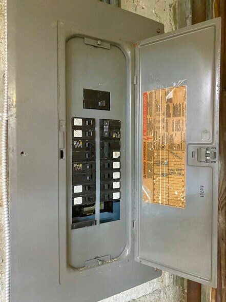 More Photos Of 2126 Collins Ct, Hollywood Refrigeration Cold Storage For Lease