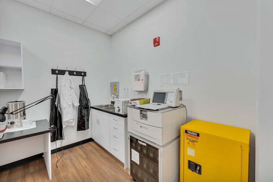 More Photos Of 9300 Waukegan Rd, Morton Grove Medical For Sale