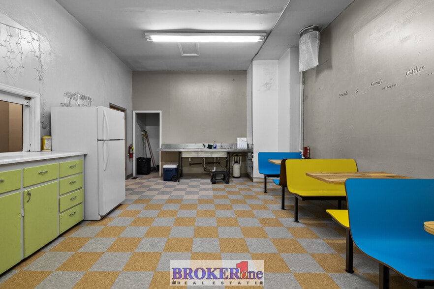 More Photos Of 225 N Wolcott St, Casper Flex For Lease