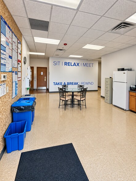 More Photos Of 302-304 Ohio St, Oshkosh Office For Sale