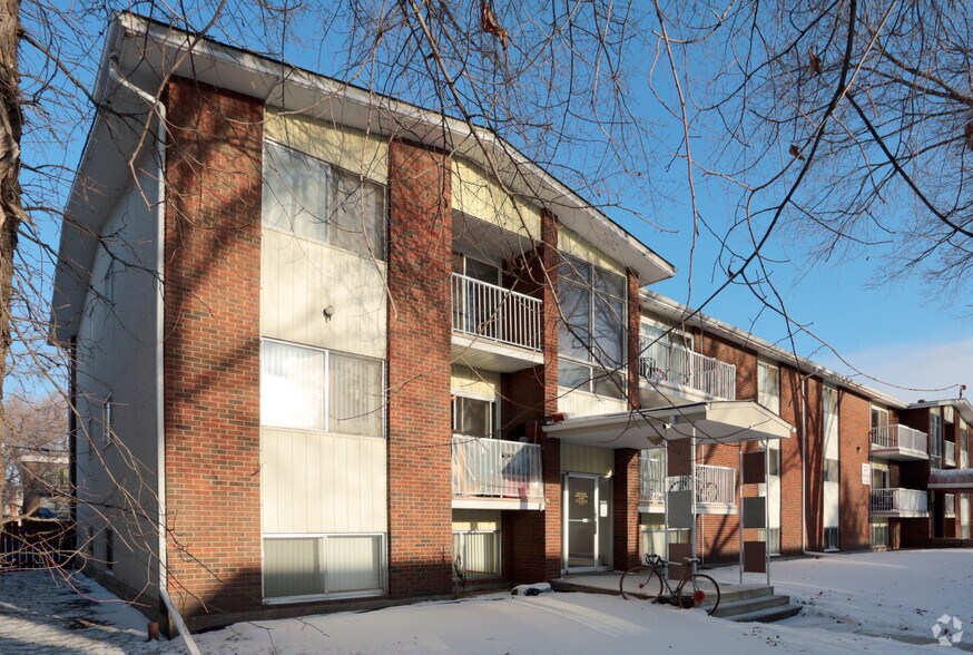 More Photos Of 10620 79th Ave NW, Edmonton Apartments For Sale