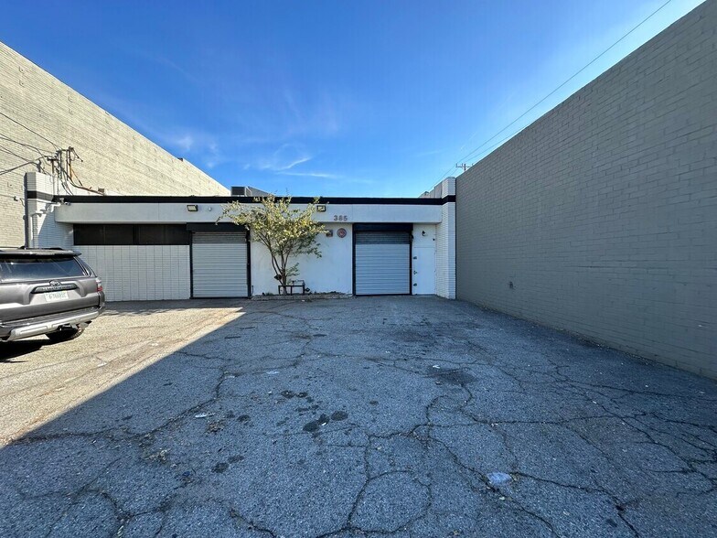 Primary Photo Of 3850 Broadway Pl, Los Angeles Warehouse For Lease