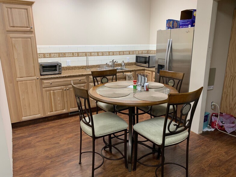 More Photos Of 123-151 12th St SW, Loveland Manufacturing For Sale