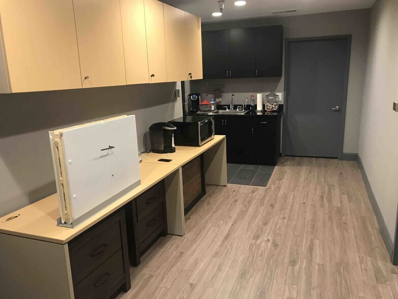 More Photos Of 340 El Camino Real South, Salinas Distribution For Lease