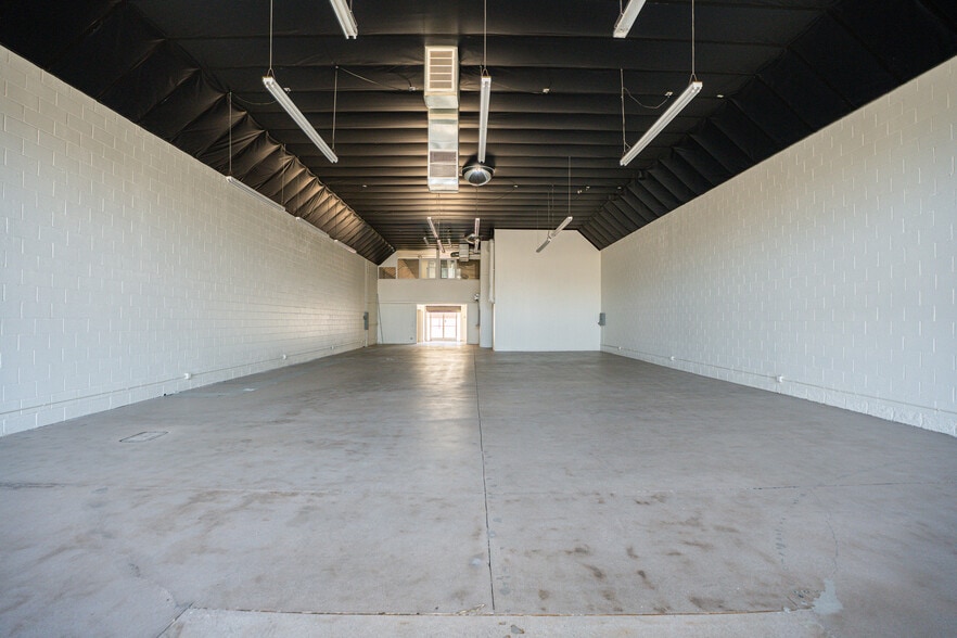 More Photos Of 4136 Eagle Rock Blvd, Los Angeles Storefront For Sale