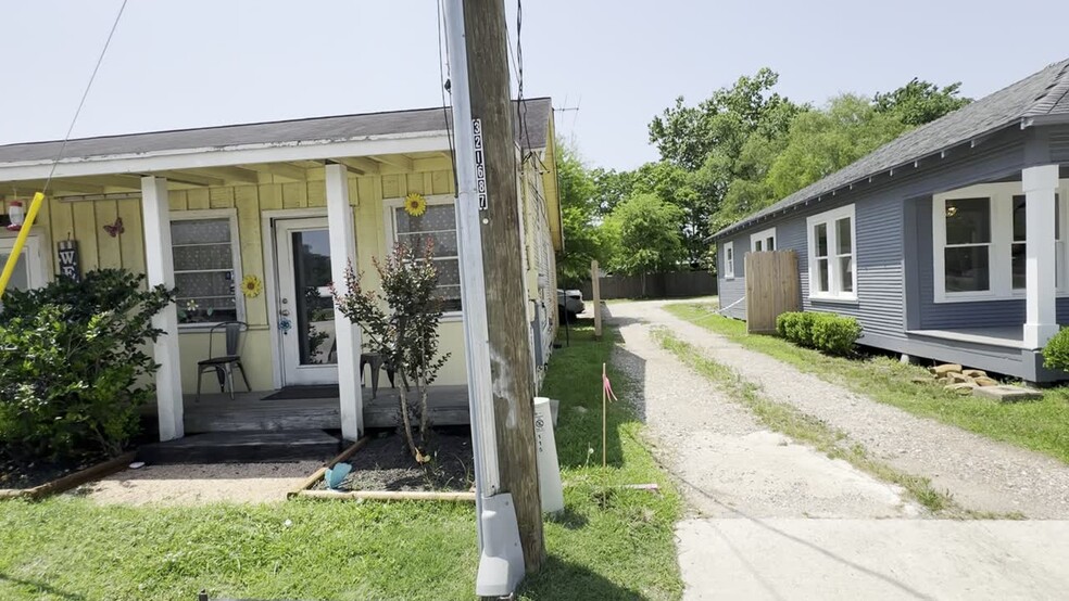 Primary Photo Of 117 Magnolia Blvd, Magnolia Office Residential For Lease