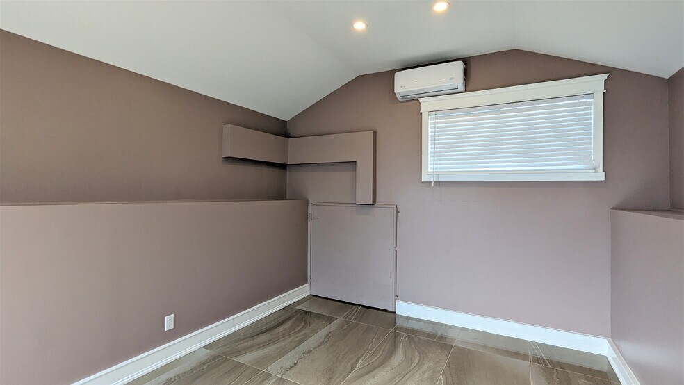 More Photos Of 816 Erie St E, Windsor Storefront Retail Residential For Sale