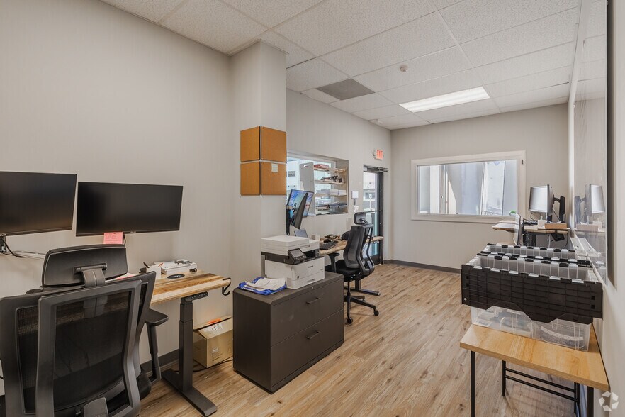 More Photos Of 8120 Windsor Hill Blvd, North Charleston Light Distribution For Sale