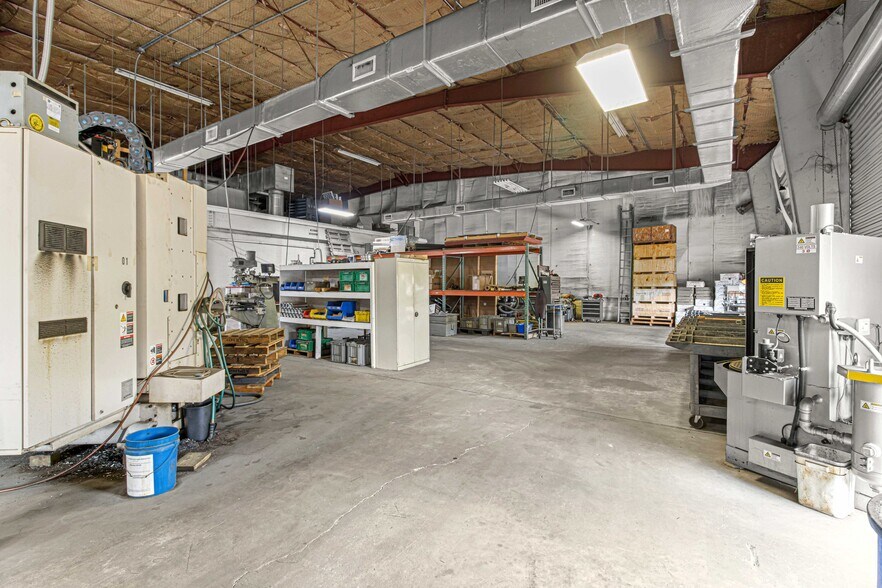 More Photos Of 1031 NE 16th St, Ocala Manufacturing For Sale