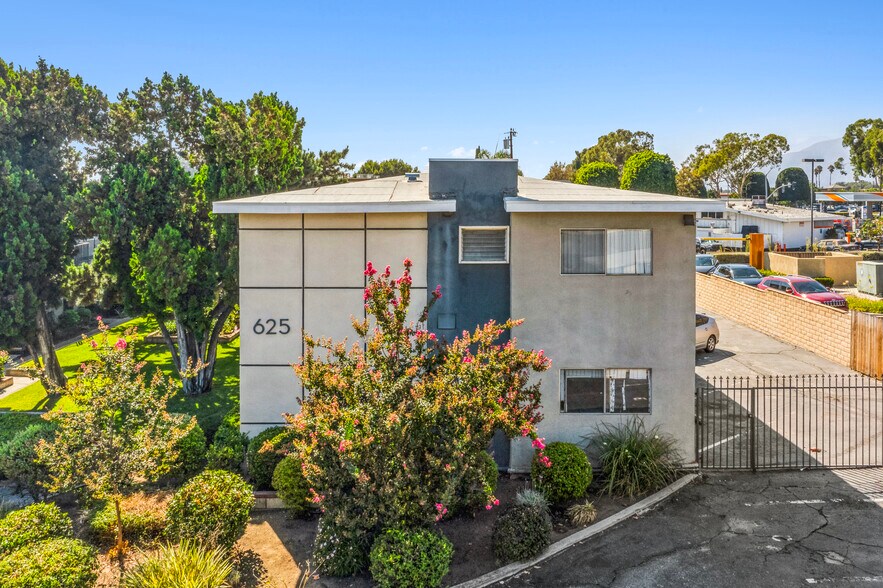 More Photos Of 625-627 S Wabash Ave, Glendora Apartments For Sale