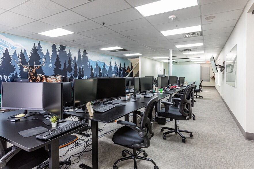 More Photos Of 6546 N Landmark Dr, Park City Office For Lease