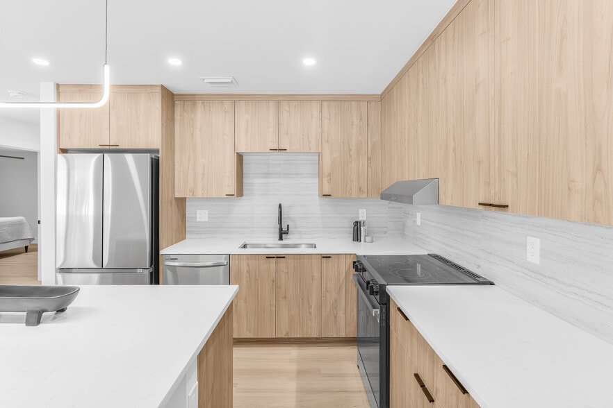 More Photos Of 2616 Lakeview Dr, Naples Apartments For Sale