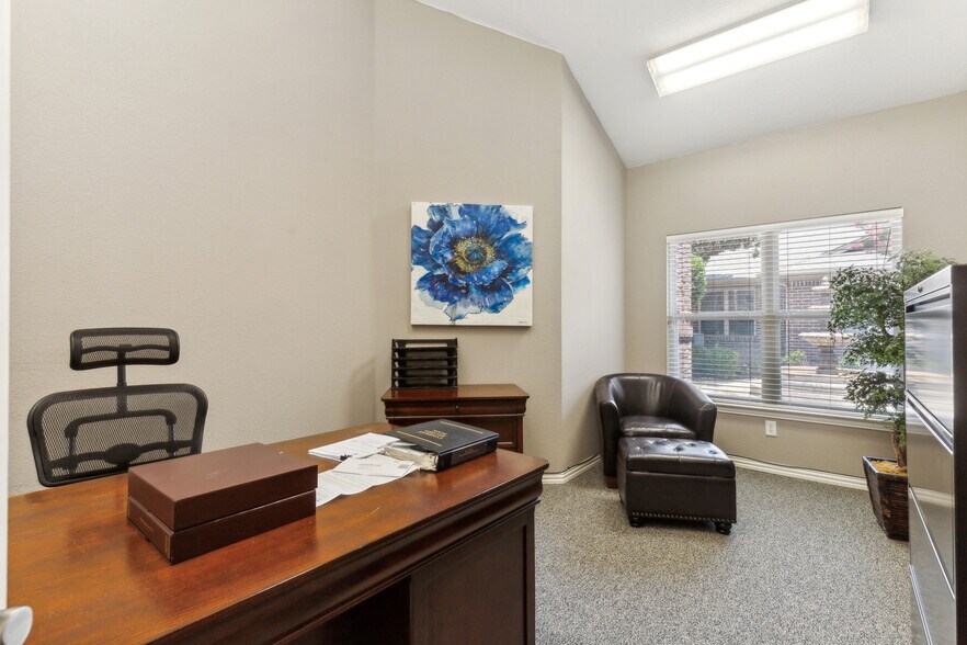 More Photos Of 700 N Carroll Ave, Southlake Office For Lease