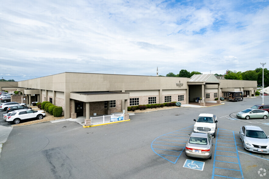 Primary Photo Of 420 W Morris Blvd, Morristown Medical For Lease