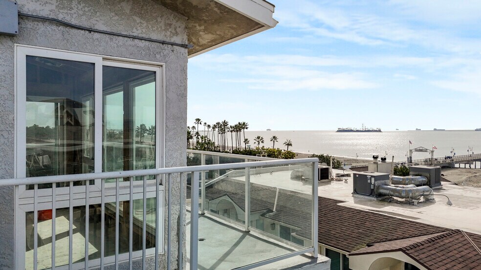 More Photos Of 16 38th Pl, Long Beach Apartments For Sale