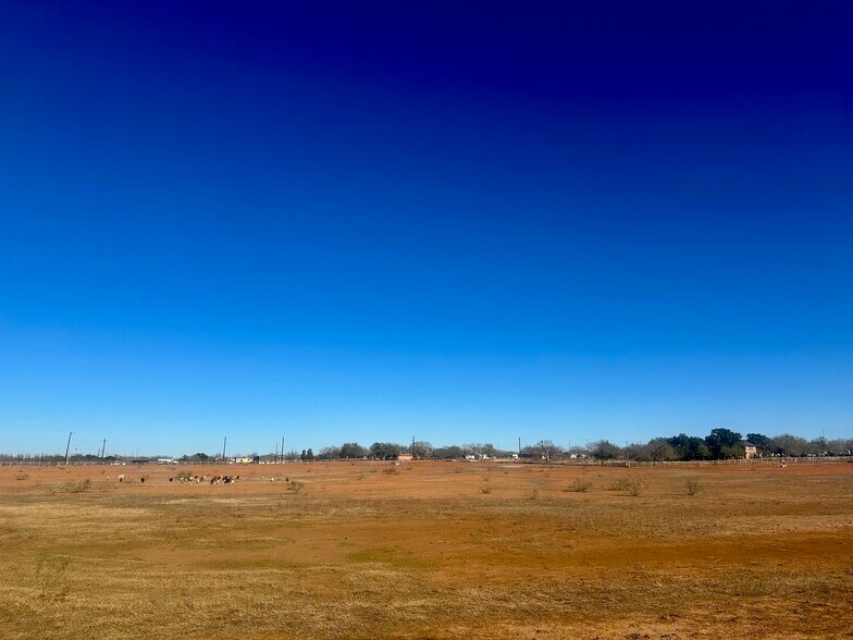 More Photos Of 175 County Road 1151, Pearsall Land For Sale