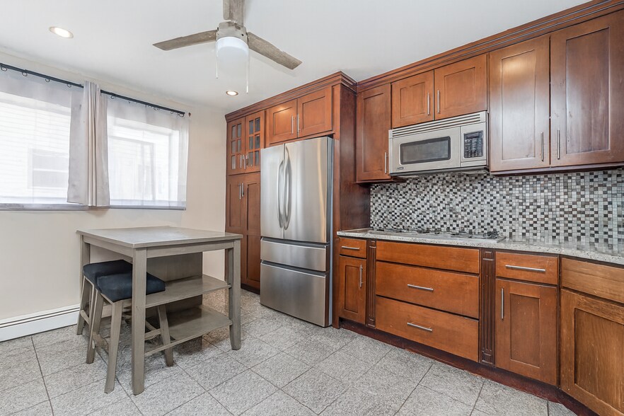 More Photos Of 191 Lamberts Ln, Staten Island Apartments For Sale