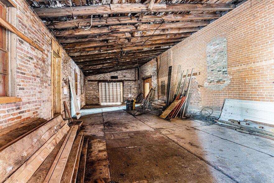 More Photos Of 226 Baldwin St, Big Rapids Light Distribution For Sale