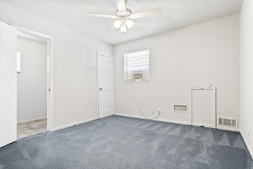 More Photos Of 215 Jasanda Way, Mesquite Specialty For Sale