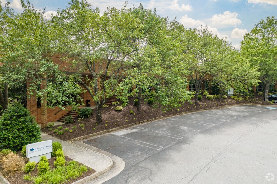 More Photos Of 2800-2840 Electric Rd, Roanoke Office For Lease