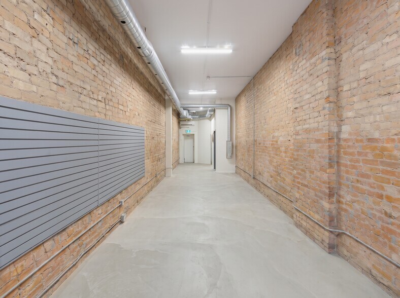 More Photos Of 183 King St E, Hamilton Storefront Retail Residential For Sale