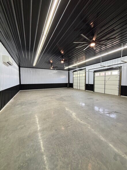 More Photos Of 28795 Three Notch Rd, Mechanicsville Flex For Lease