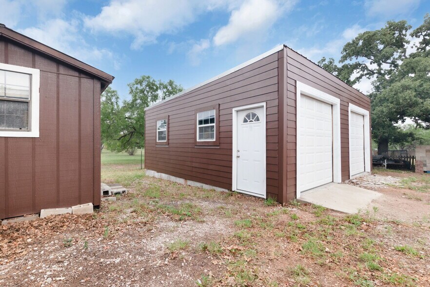 More Photos Of 310 Cortez Trl, Buchanan Dam Trailer Camper Park For Sale